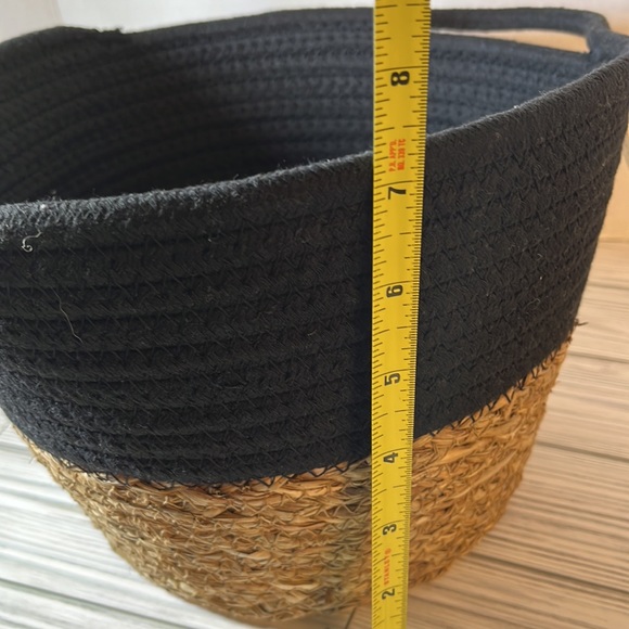 Rope and Seagrass Basket - Picture 7 of 8